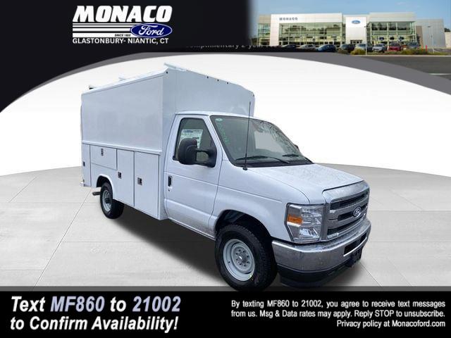 Oxford White 2026 Ford E-Series Chassis Pickup Truck Rear-Wheel Drive 6-Speed Automatic