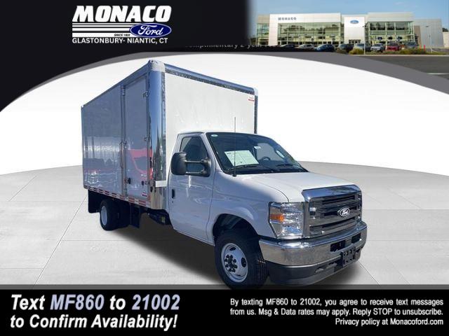 Oxford White 2026 Ford E-Series Chassis Pickup Truck Rear-Wheel Drive 6-Speed Automatic