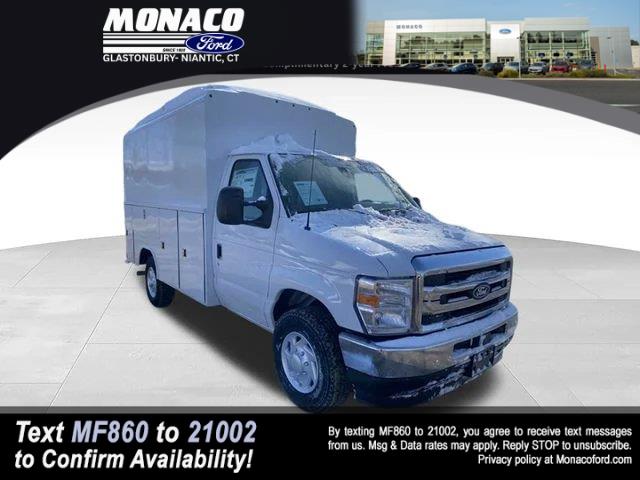 Oxford White 2026 Ford E-Series Chassis Pickup Truck Rear-Wheel Drive 6-Speed Automatic