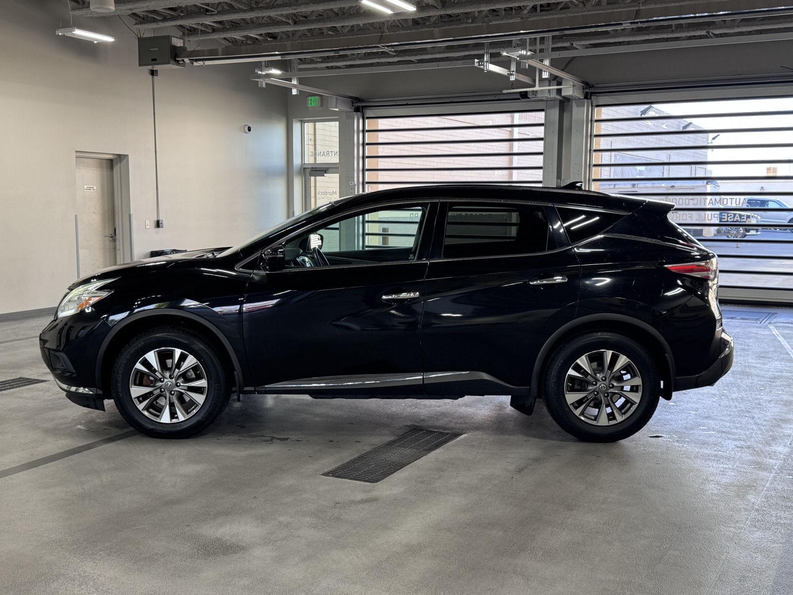 View vehicle photo 2