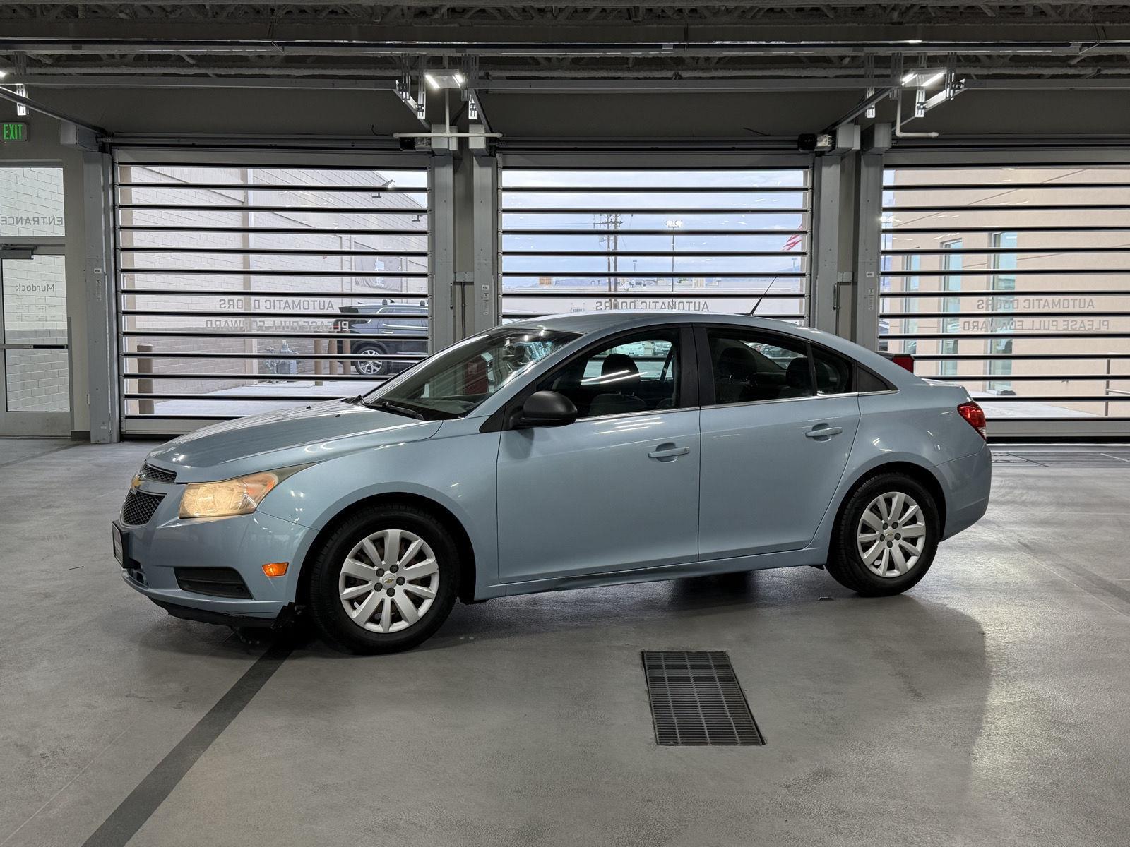 2011 Chevrolet Cruze LS Sedan FWD