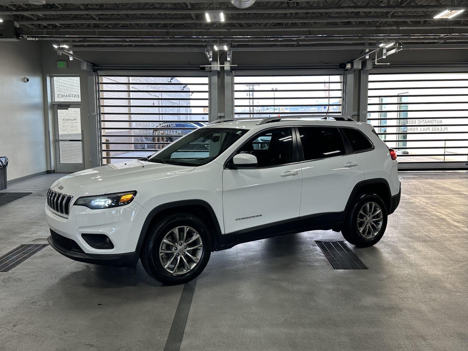 Bright White Clearcoat 2021 Jeep Cherokee SUV / Crossover Four-Wheel Drive 9-Speed Automatic
