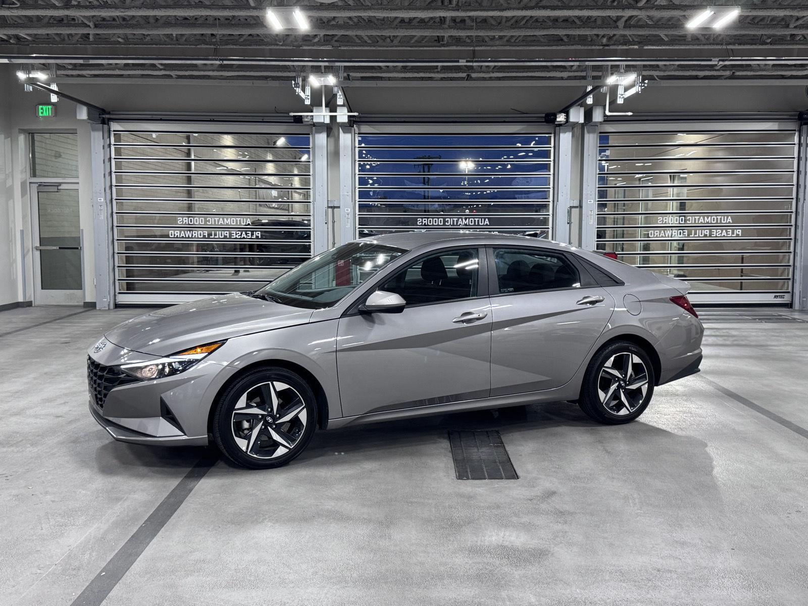 Ecotronic Gray 2023 Hyundai Elantra Sedan Front-Wheel Drive Continuously Variable Transmission