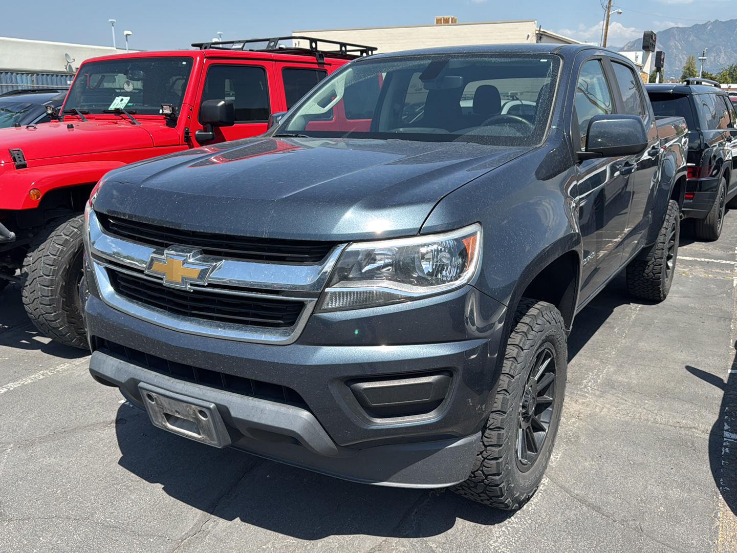 Shadow Gray Metallic 2019 Chevrolet Colorado Pickup Truck Four-Wheel Drive 8-Speed Automatic