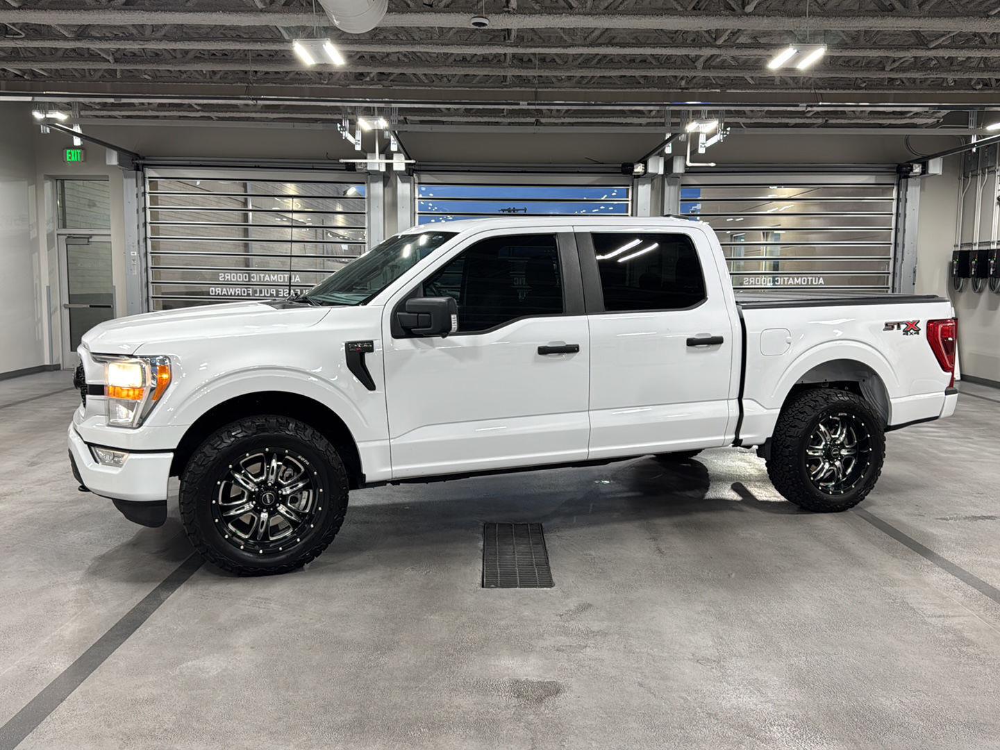 Oxford White 2022 Ford F-150 Pickup Truck Four-Wheel Drive Automatic