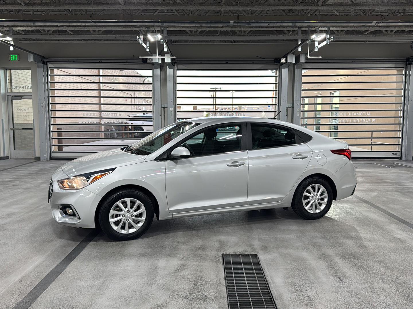 Olympus Silver 2022 Hyundai Accent Sedan Front-Wheel Drive Continuously Variable Transmission