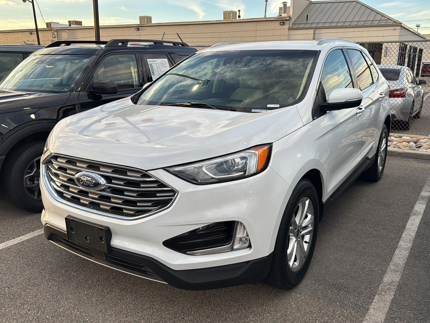 Oxford White 2019 Ford Edge SUV / Crossover All-Wheel Drive 8-Speed Automatic