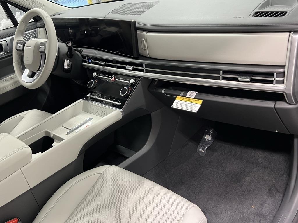 New 2025 Shimmering Silver Hyundai SEL AWD image 81