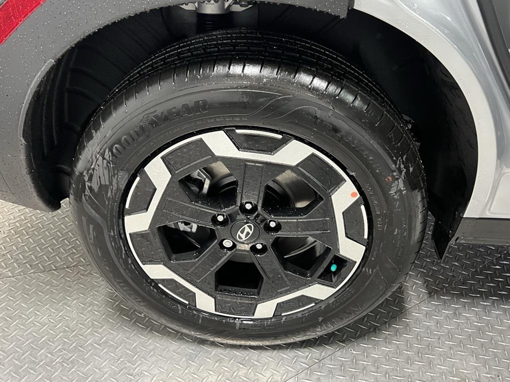 New 2025 Shimmering Silver Hyundai SEL AWD image 85