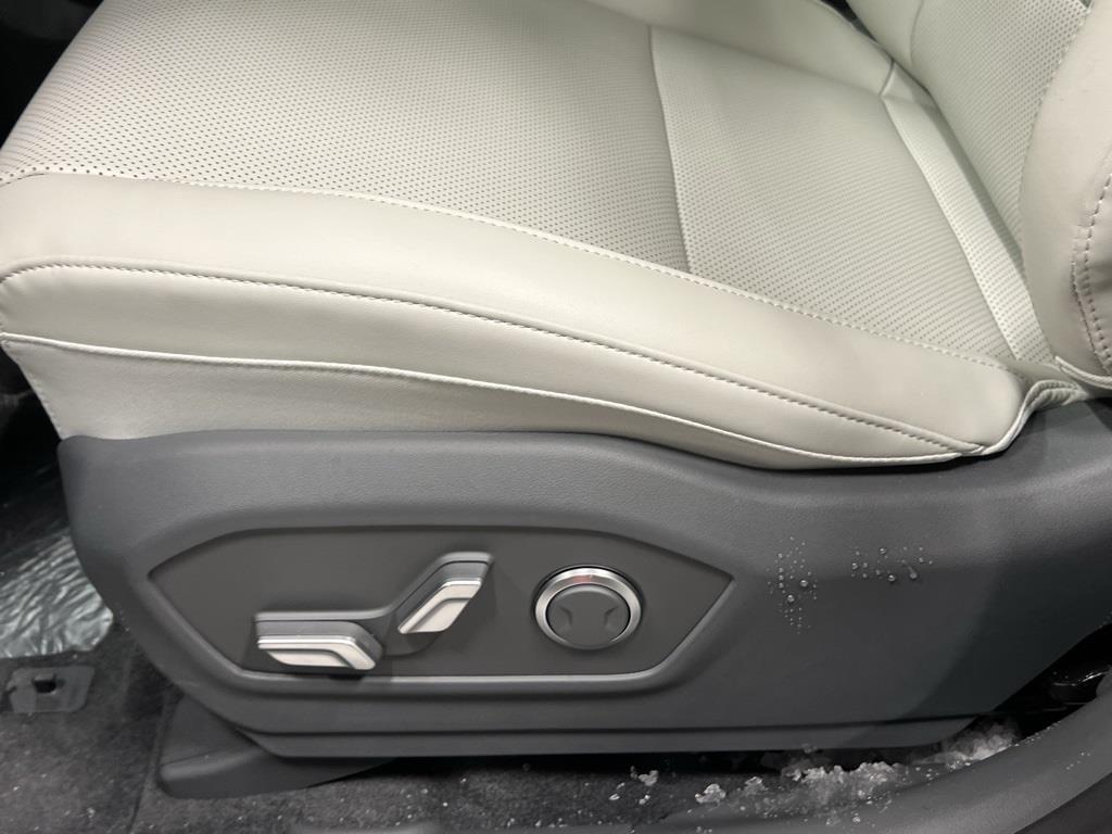 New 2025 Shimmering Silver Hyundai SEL AWD image 97
