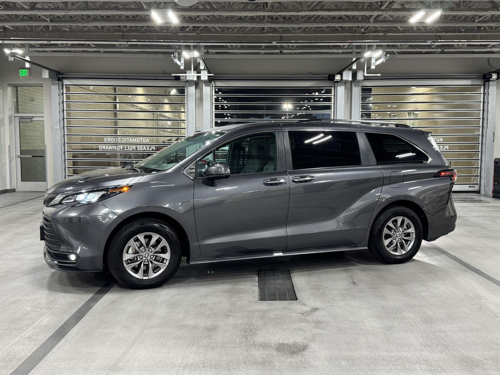 2025 Toyota Sienna XLE