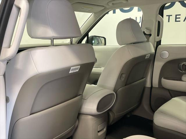 New 2026 Creamy White Pearl Hyundai SEL 7P image 151