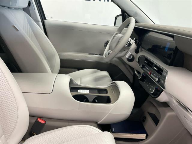 New 2026 Creamy White Pearl Hyundai SEL 7P image 167