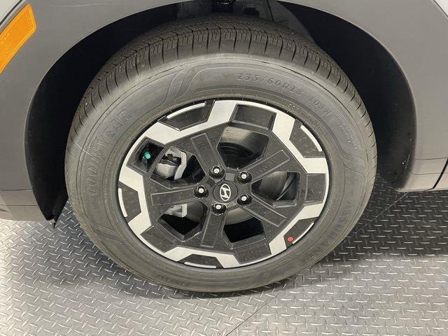 New 2025 Shimmering Silver Hyundai SEL AWD image 127