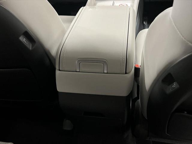 New 2025 Shimmering Silver Hyundai SEL AWD image 133