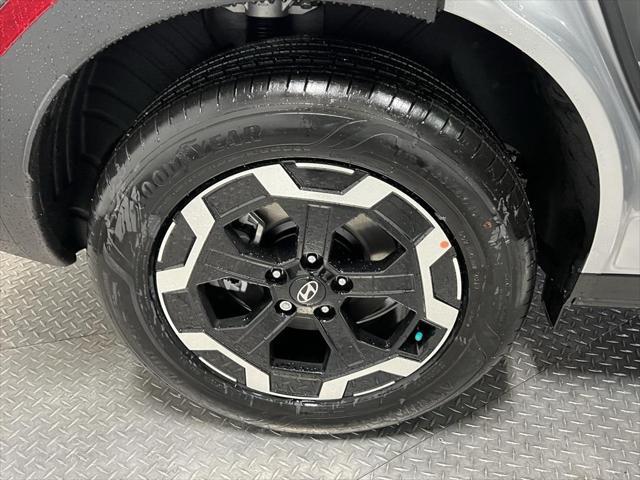 New 2025 Shimmering Silver Hyundai SEL AWD image 192