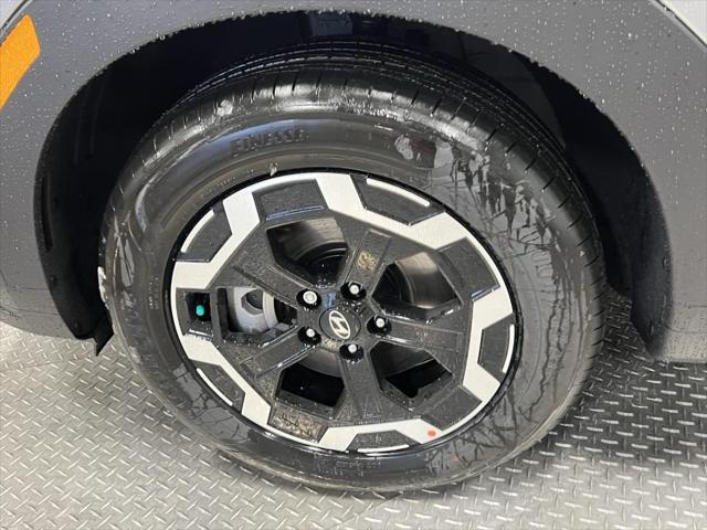 New 2025 Shimmering Silver Hyundai SEL AWD image 200