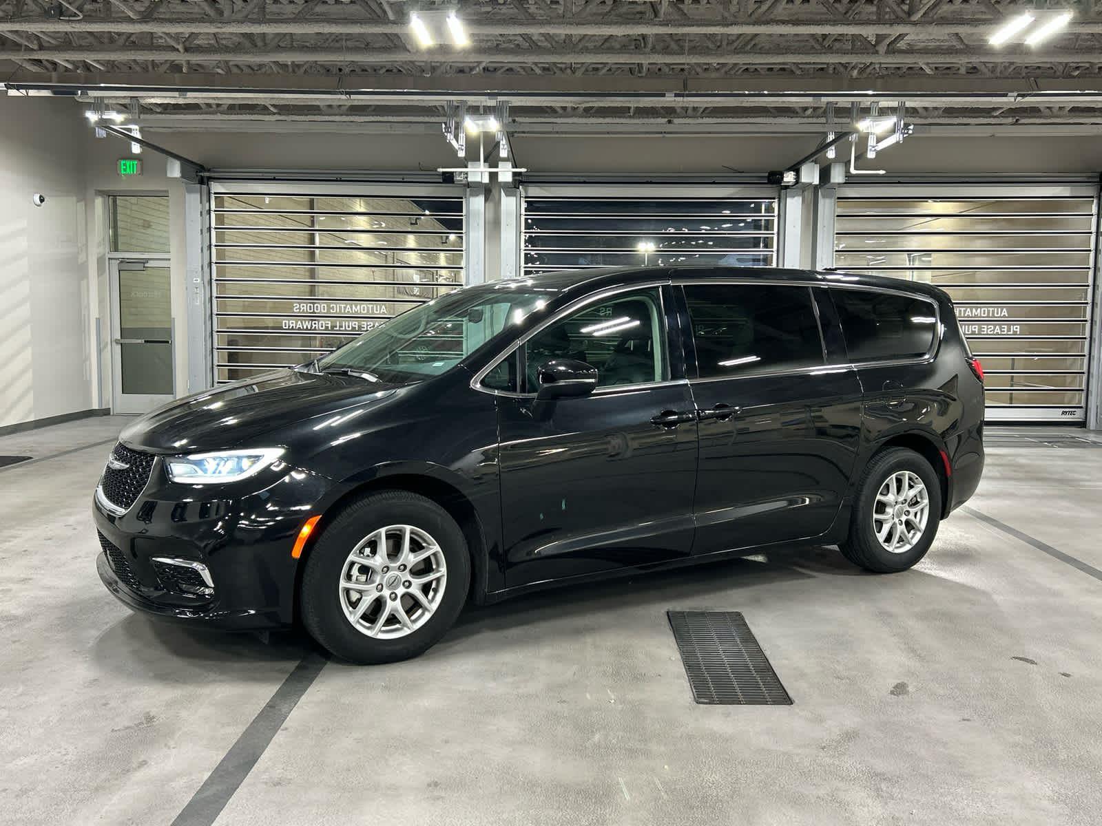 2023 Chrysler Pacifica Touring L FWD
