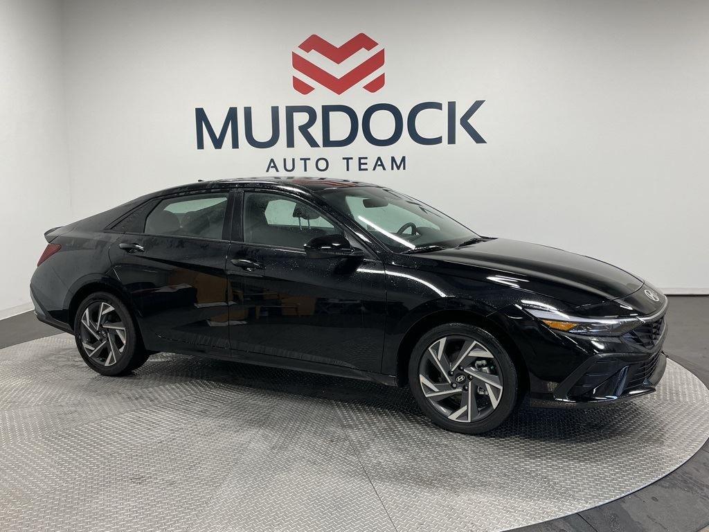 Abyss Black 2025 Hyundai Elantra Hybrid Sedan Front-Wheel Drive Automatic