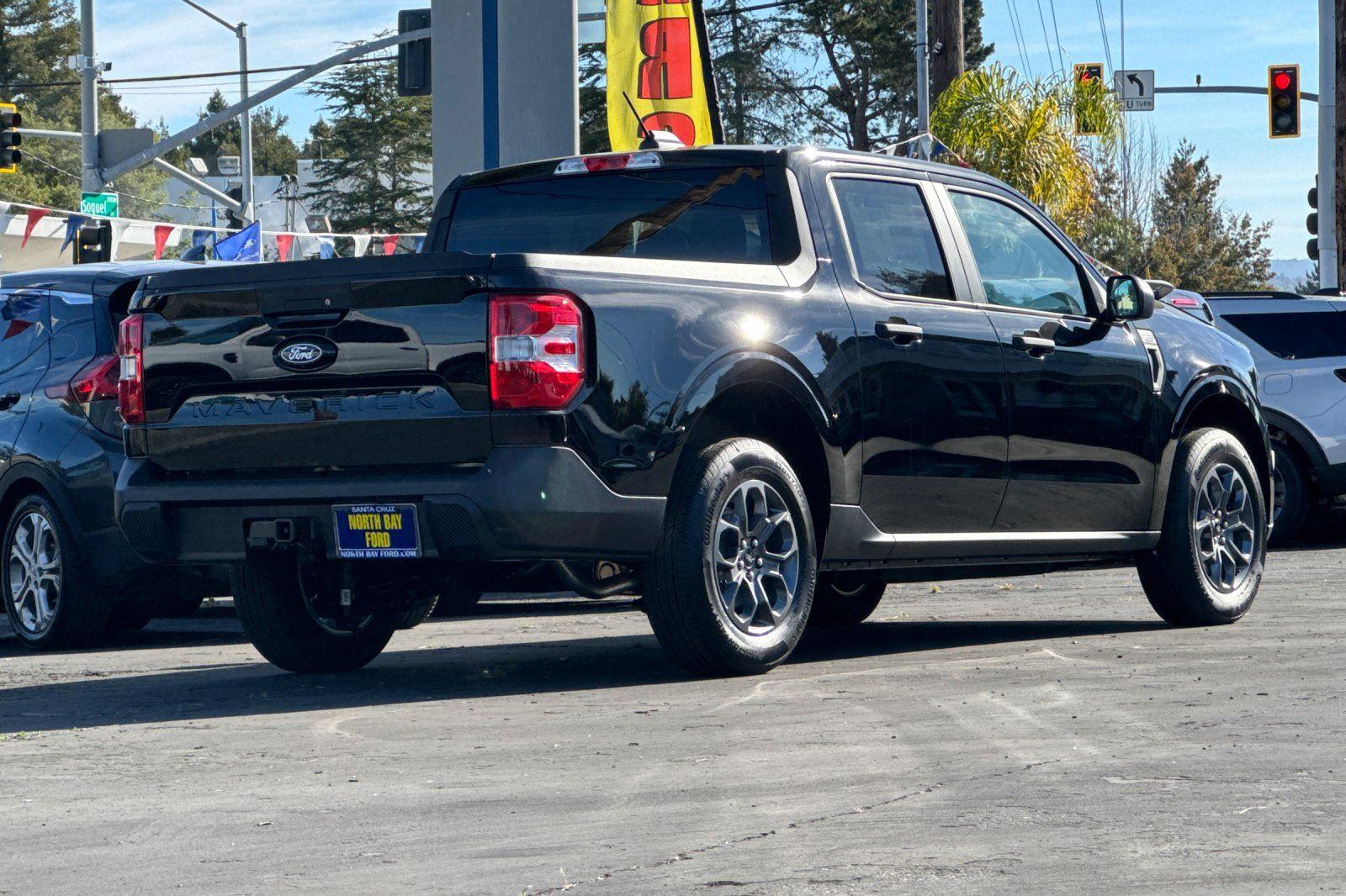 View vehicle photo 3