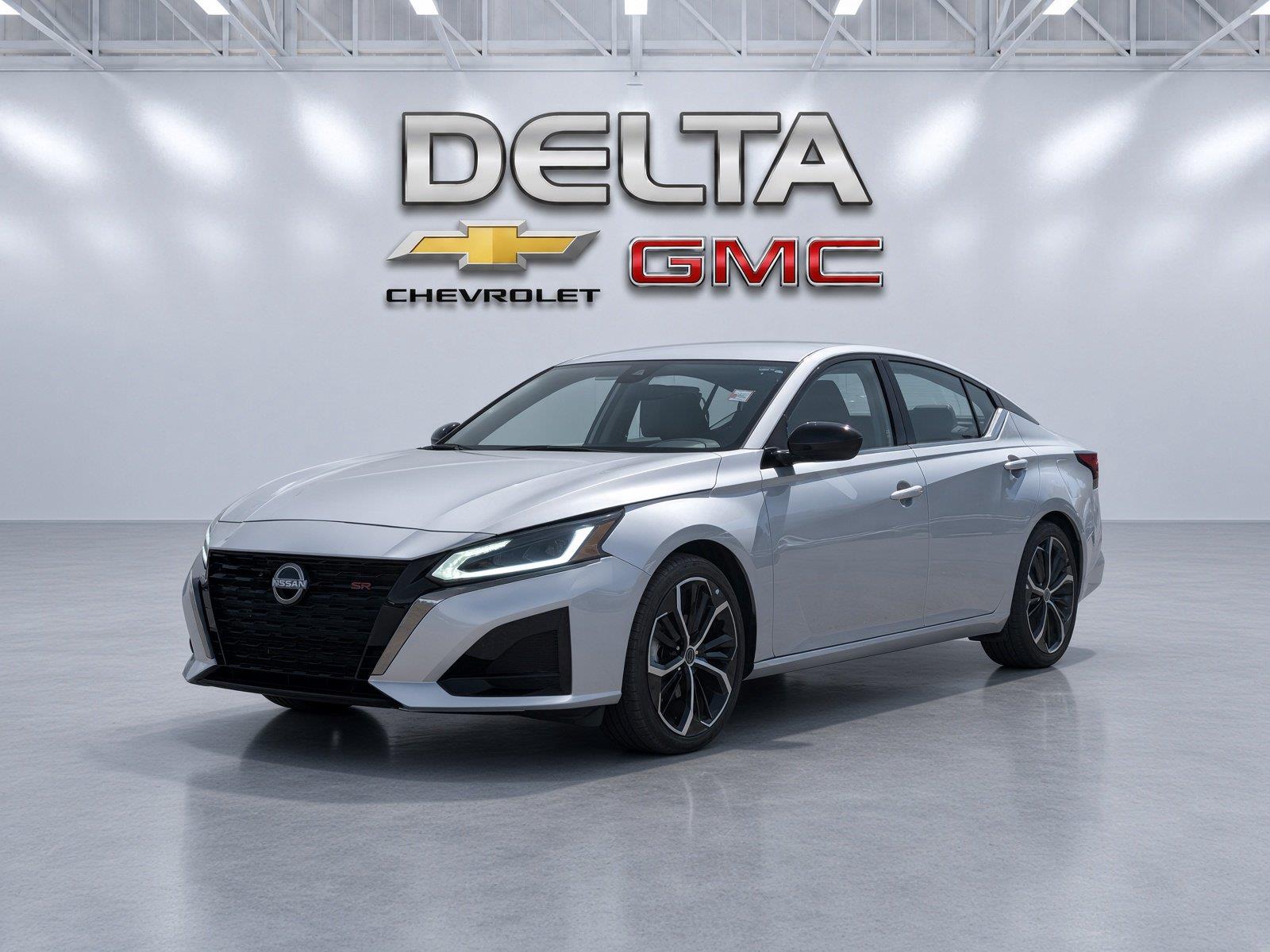  2025 Nissan Altima 2.5 SR FWD   