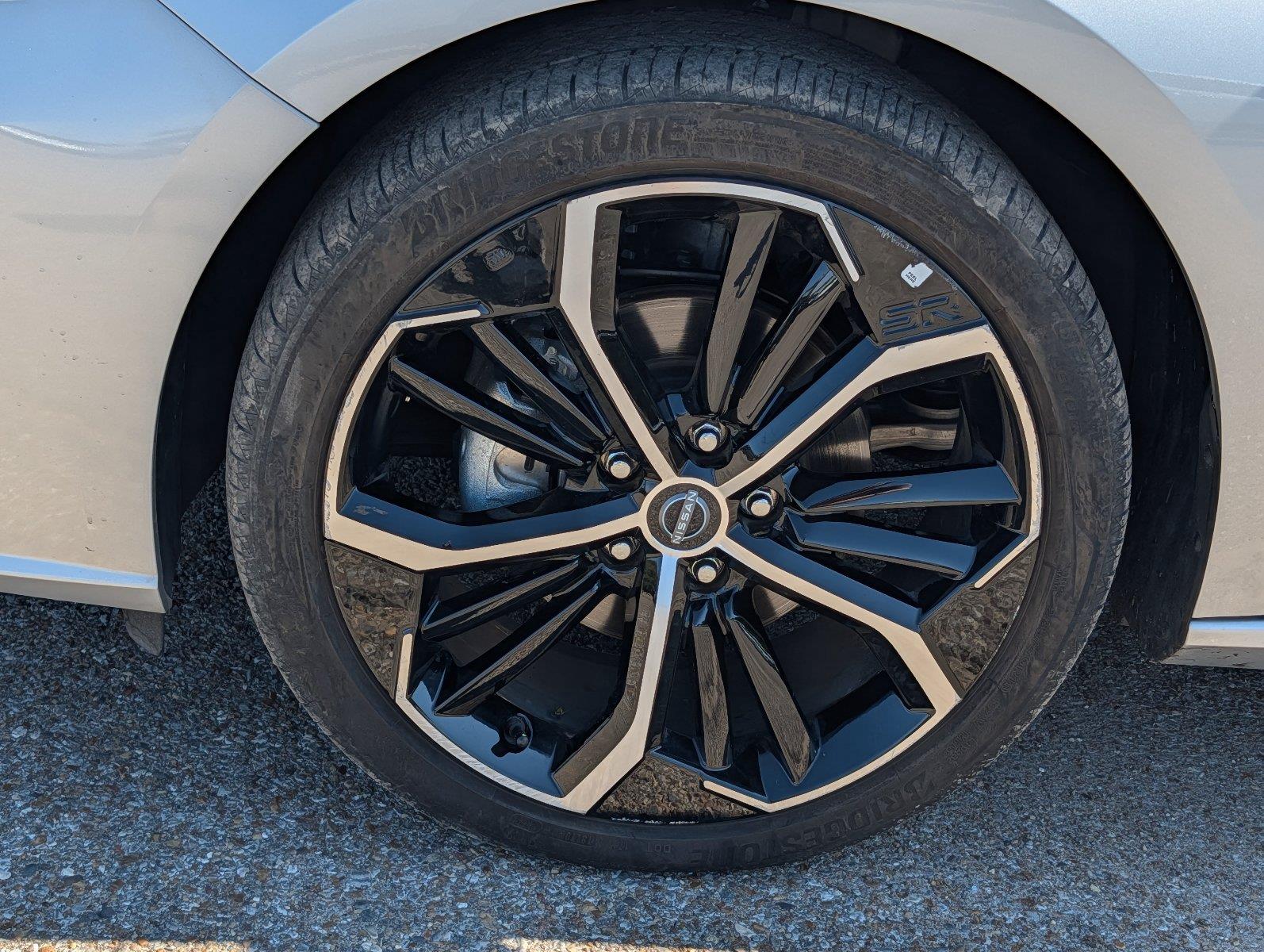Used 2025 Silver Nissan SR image 10