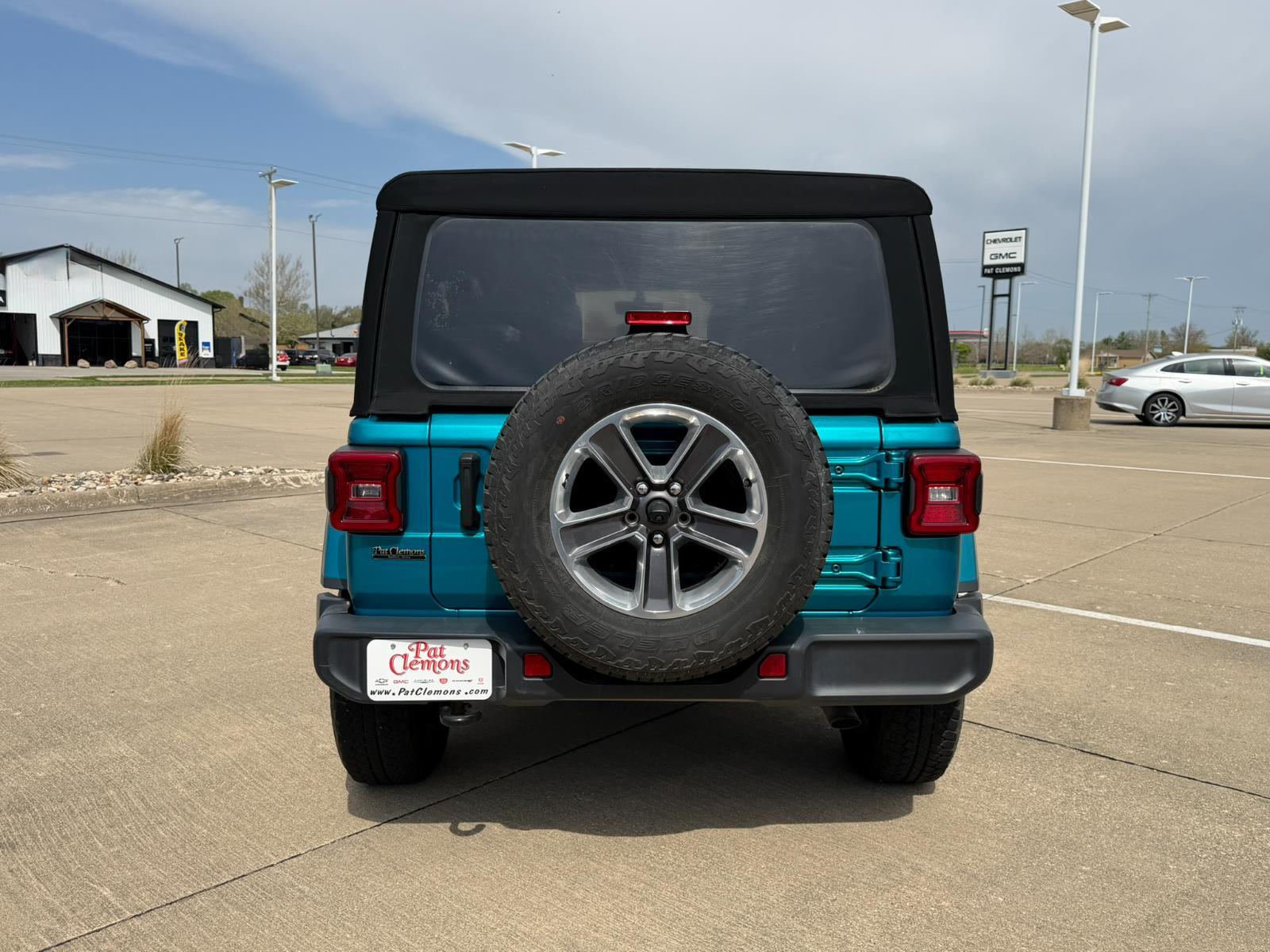 View vehicle photo 5