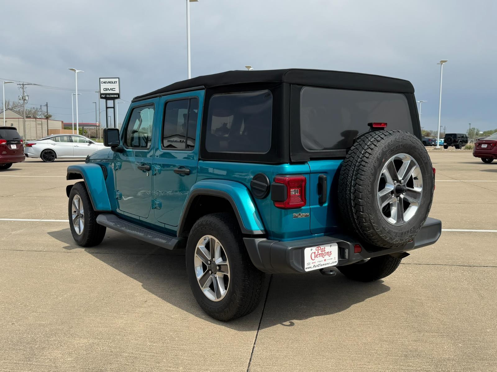 View vehicle photo 4
