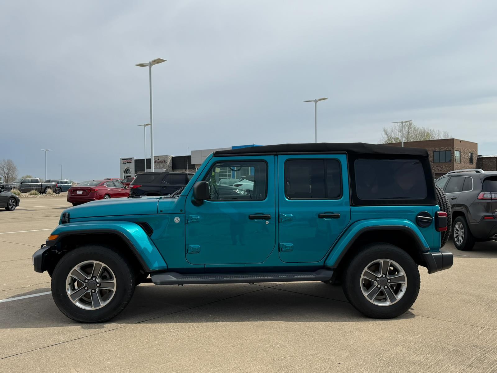 View vehicle photo 2