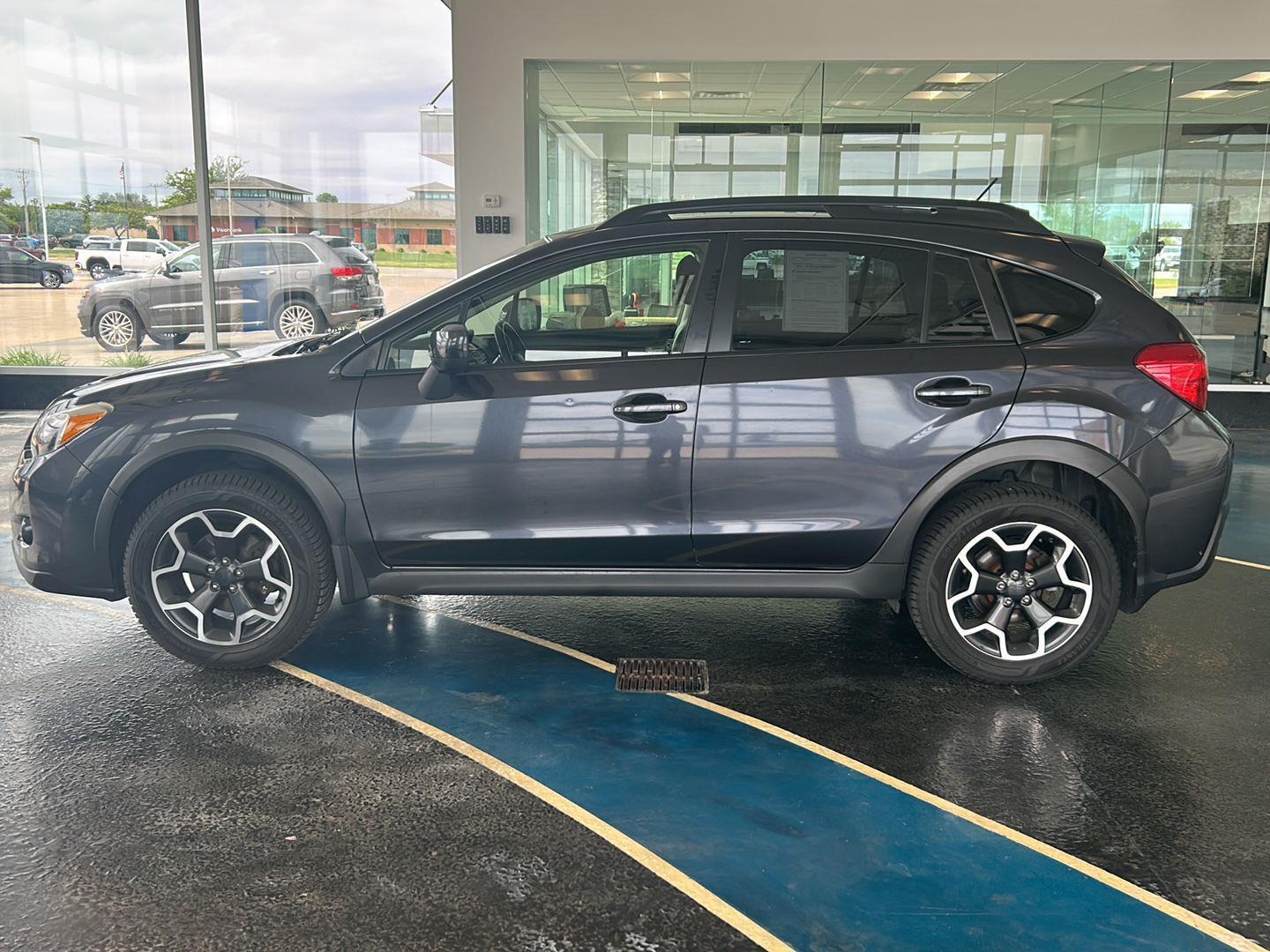 View vehicle photo 2