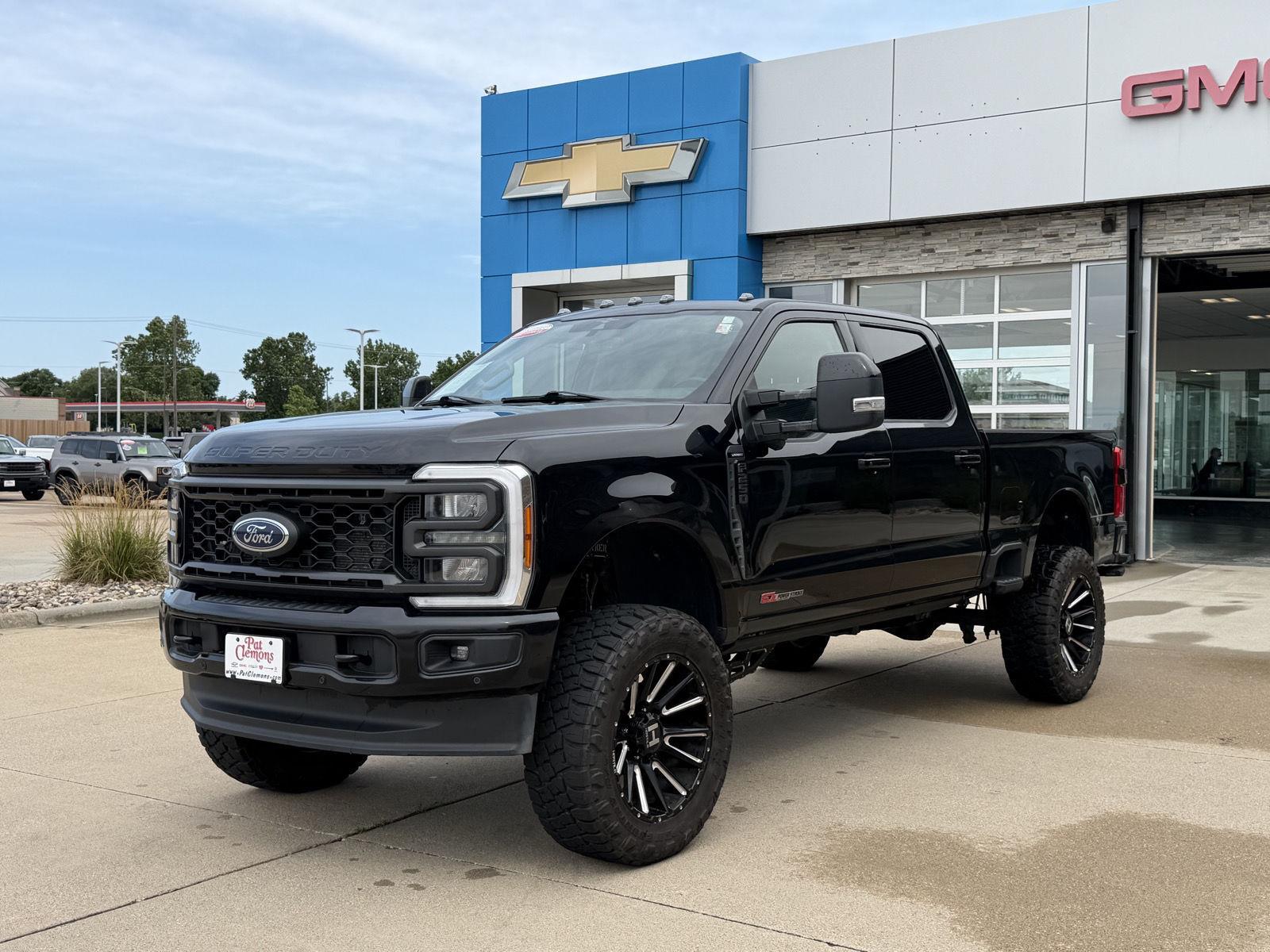 Agate Black 2023 Ford F-250 Super Duty Pickup Truck Four-Wheel Drive Automatic