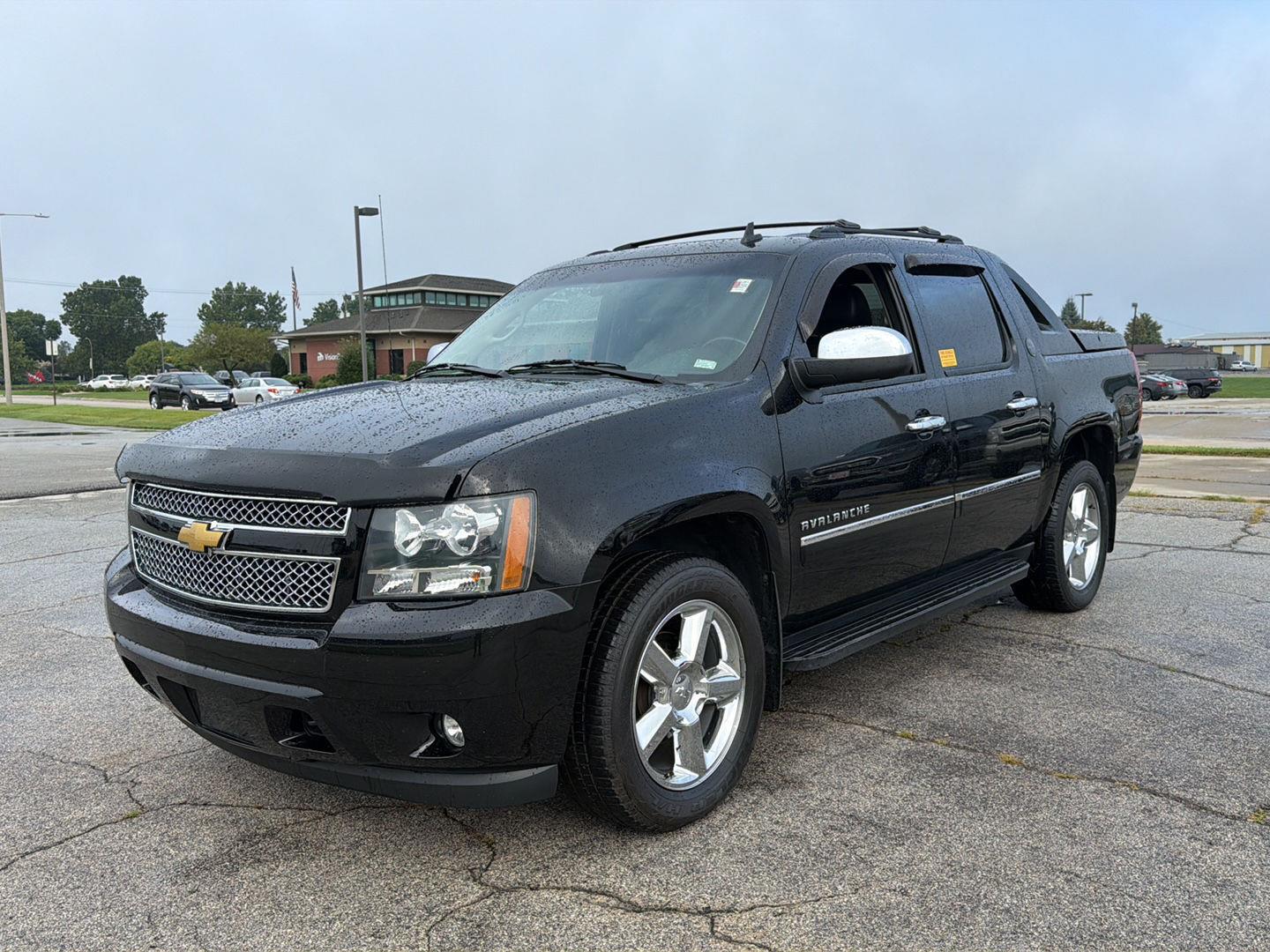 Black 2013 Chevrolet Avalanche Pickup Truck Four-Wheel Drive 6-Speed Automatic