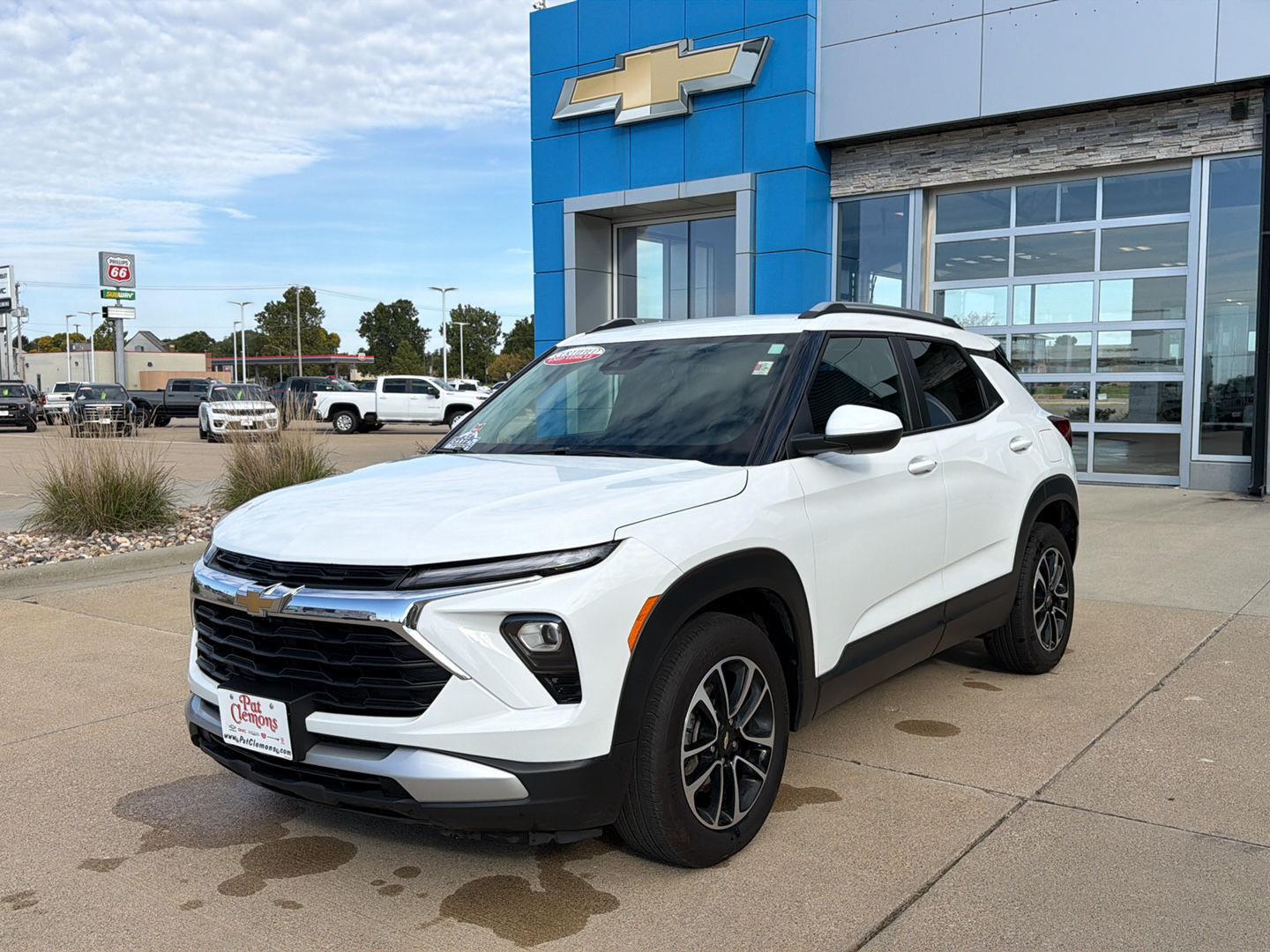 Summit White 2025 Chevrolet Trailblazer SUV / Crossover Front-Wheel Drive Continuously Variable Transmission