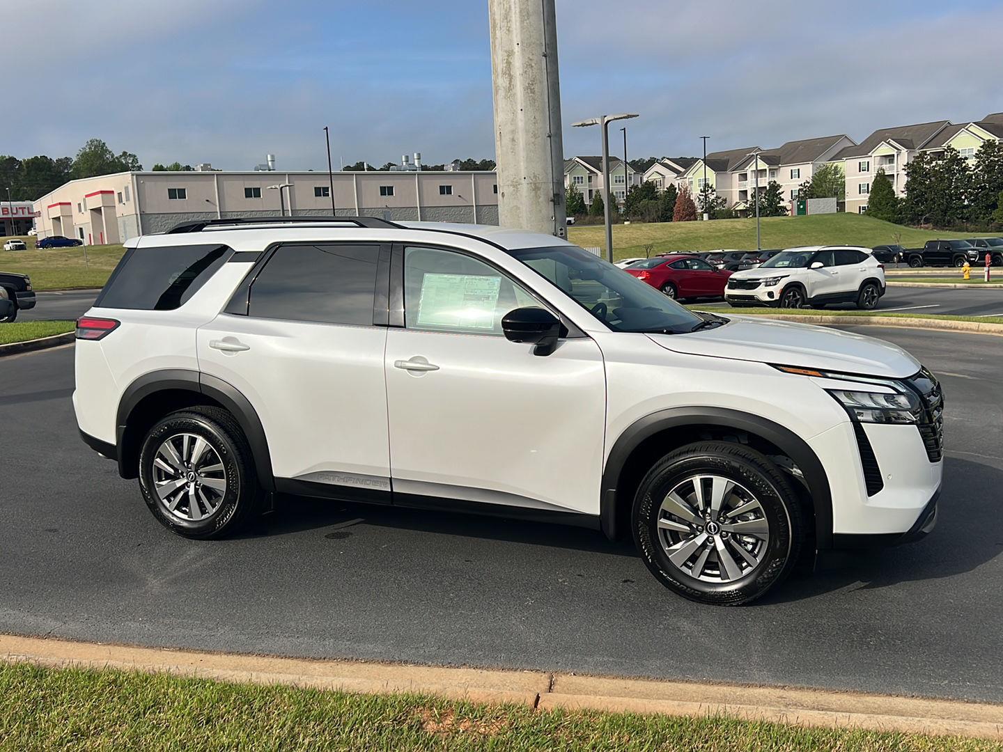 View vehicle photo 7