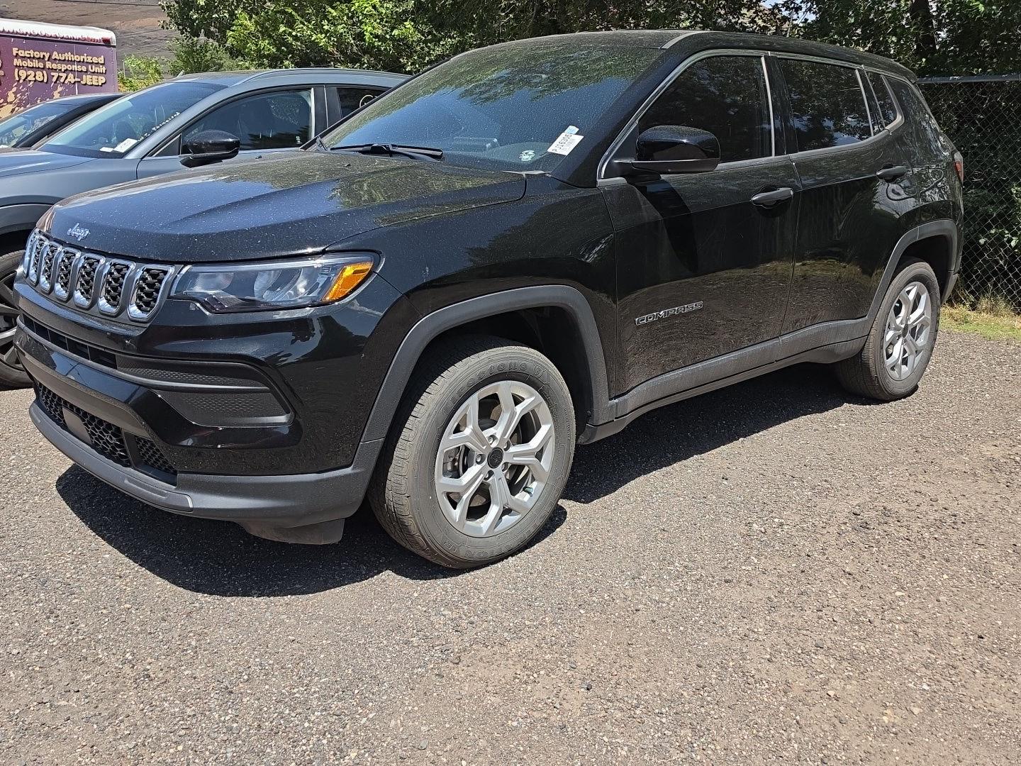 Diamond Black Crystal Pearlcoat 2025 Jeep Compass SUV / Crossover Four-Wheel Drive 8-Speed Automatic