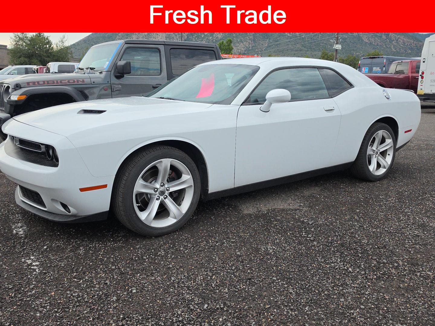 White Knuckle Clearcoat 2017 Dodge Challenger Coupe Rear-Wheel Drive 8-Speed Automatic