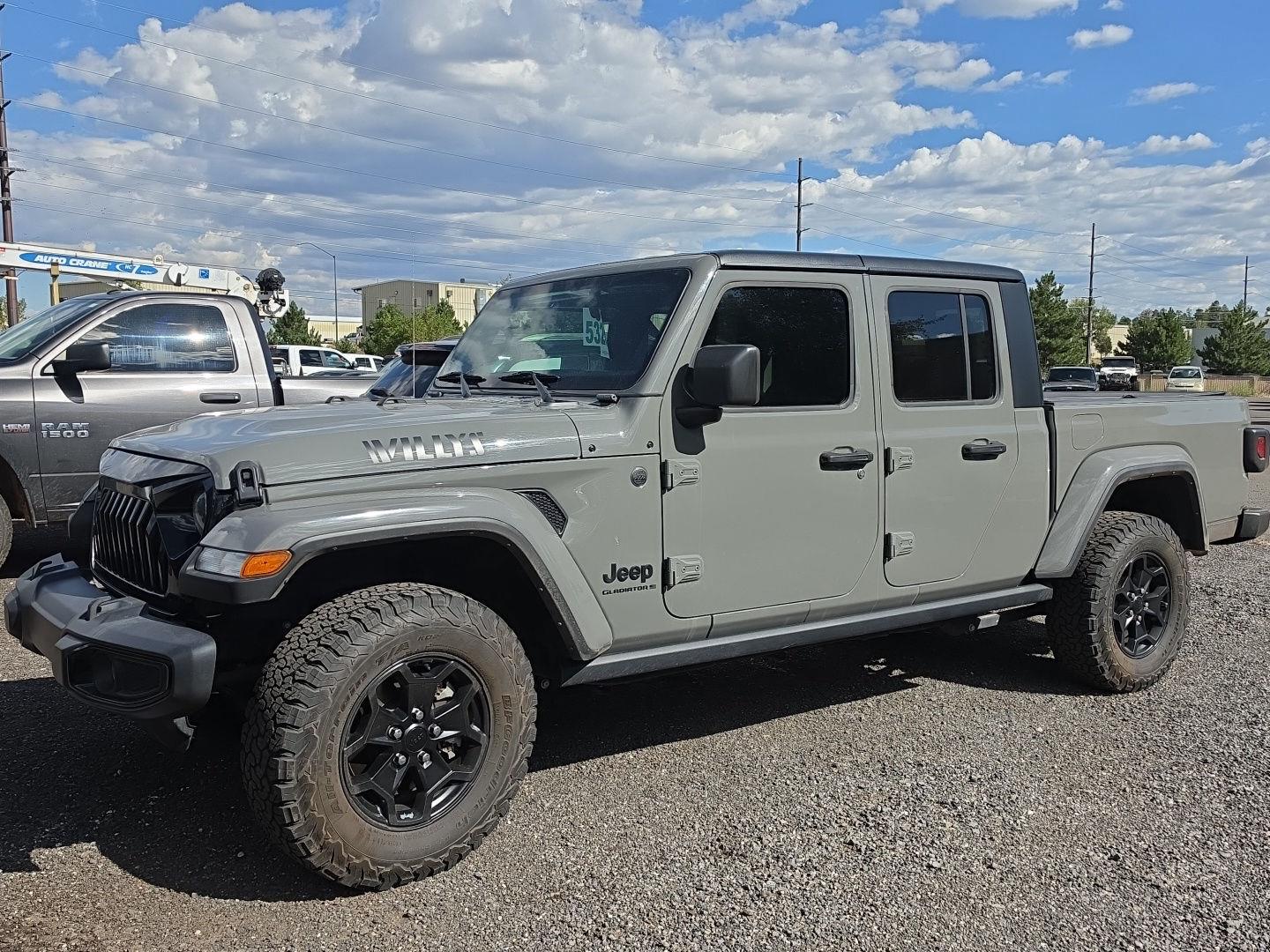2023 Jeep Gladiator Willys Crew Cab 4WD