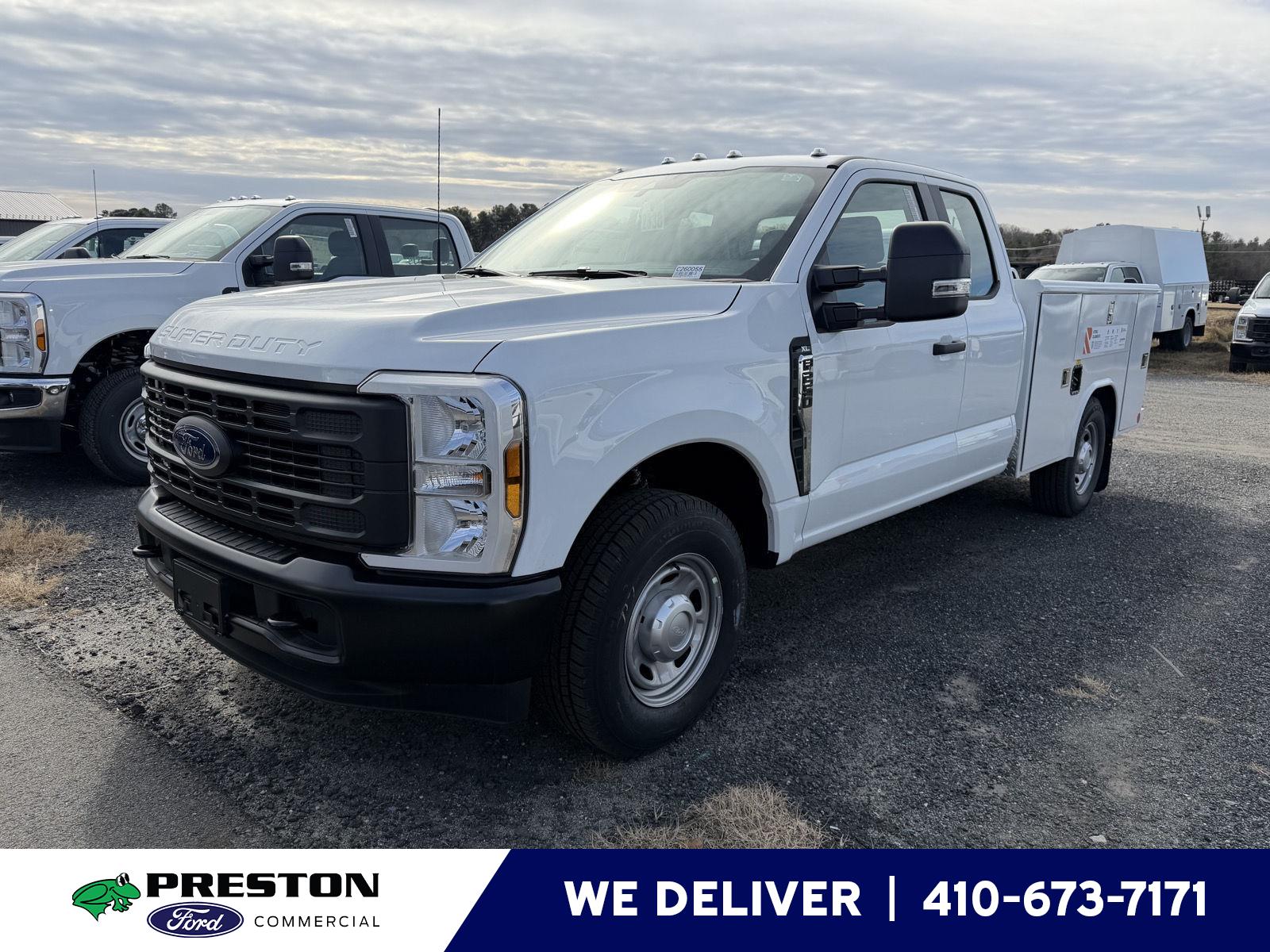 Oxford White 2026 Ford F-250 Super Duty Pickup Truck 4X2 Automatic