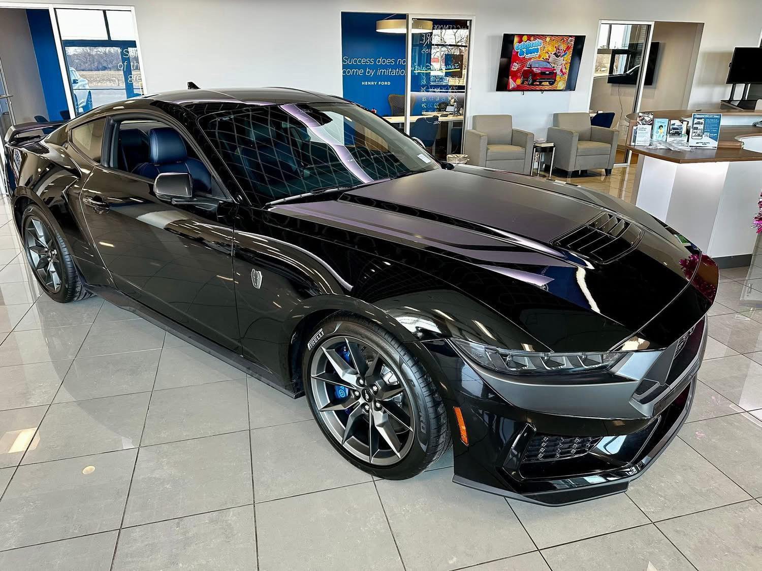 2025 Ford Mustang Dark Horse Fastback RWD