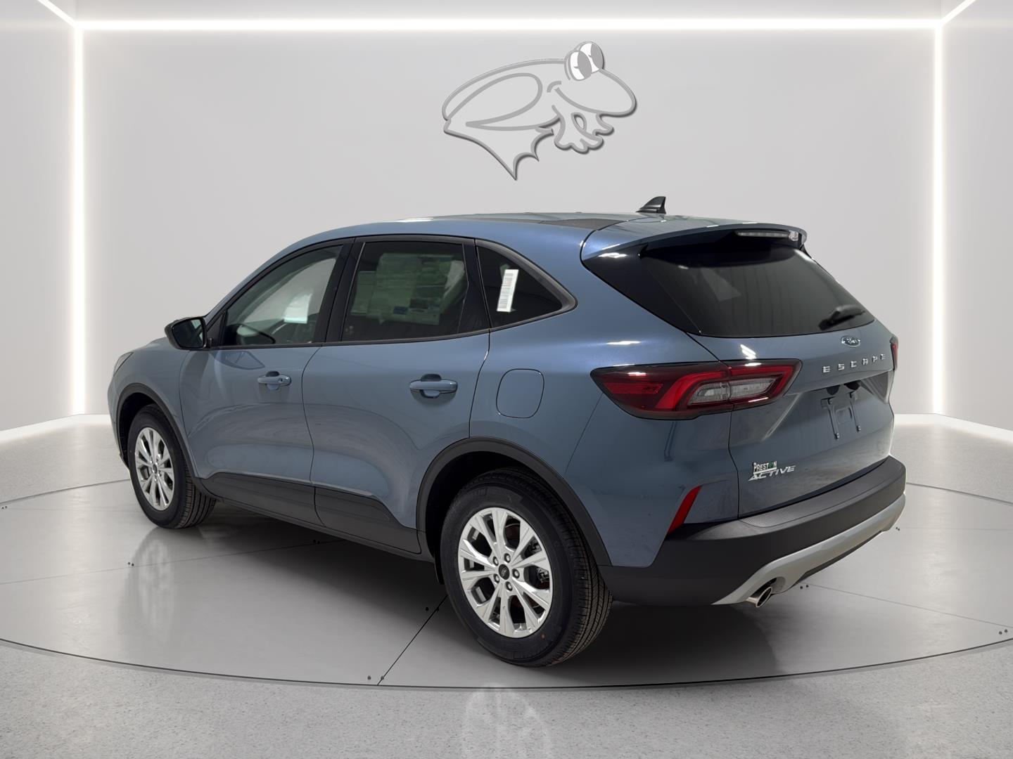 View vehicle photo 4