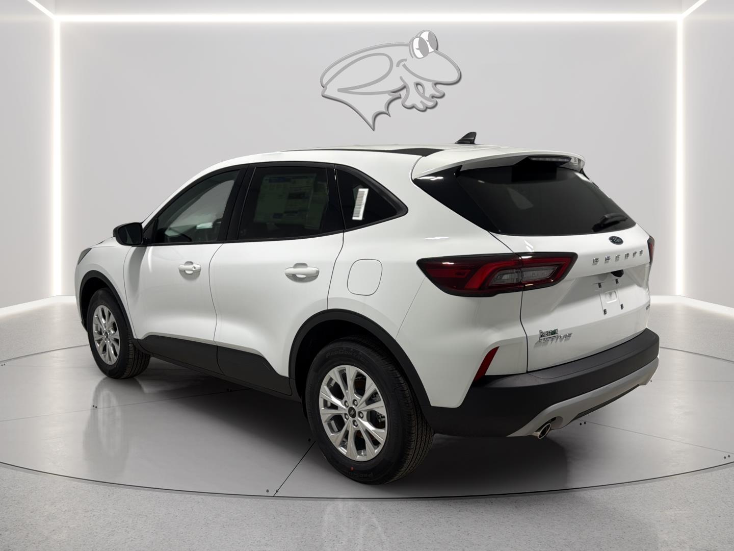 View vehicle photo 4