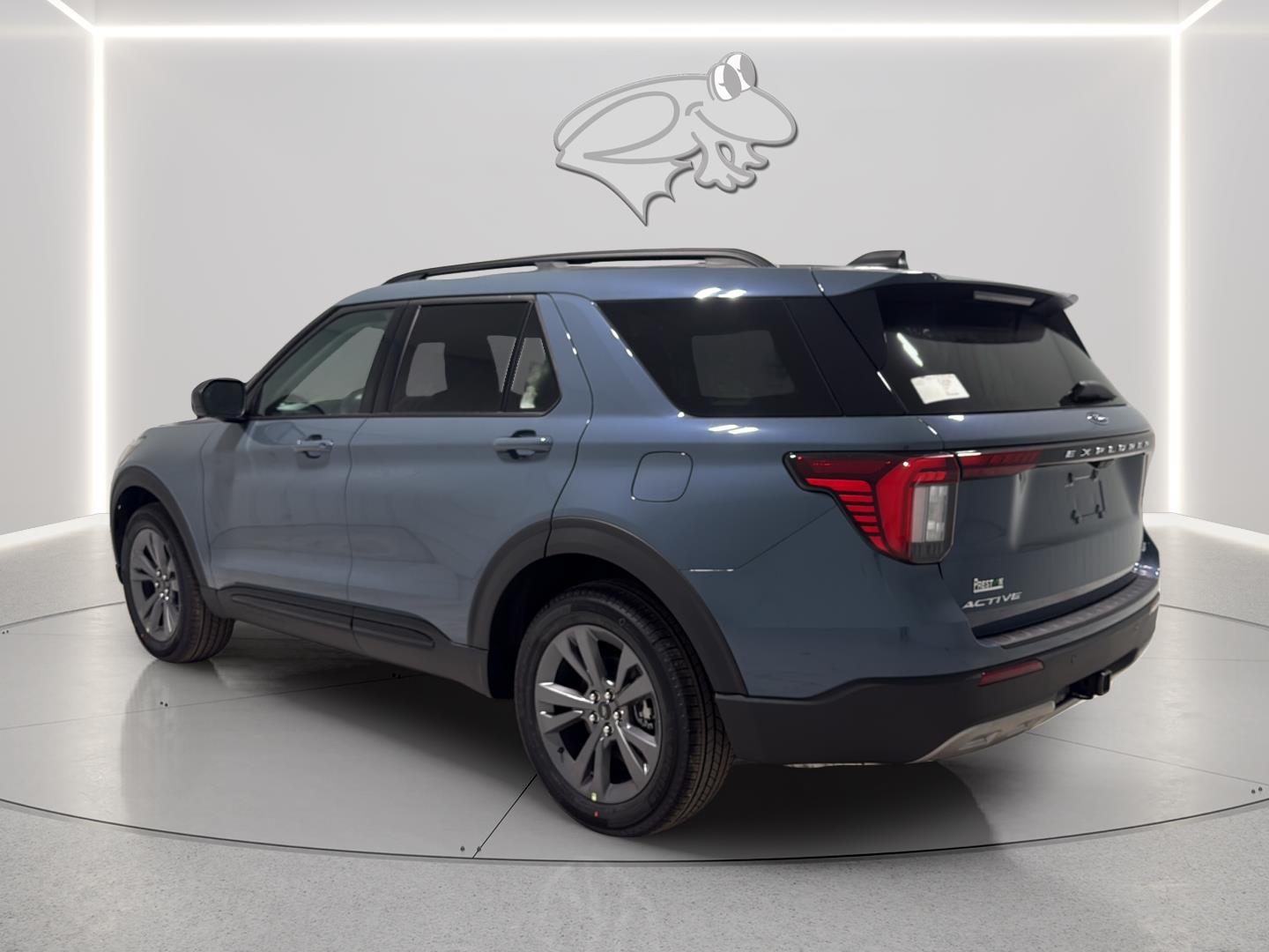 View vehicle photo 4