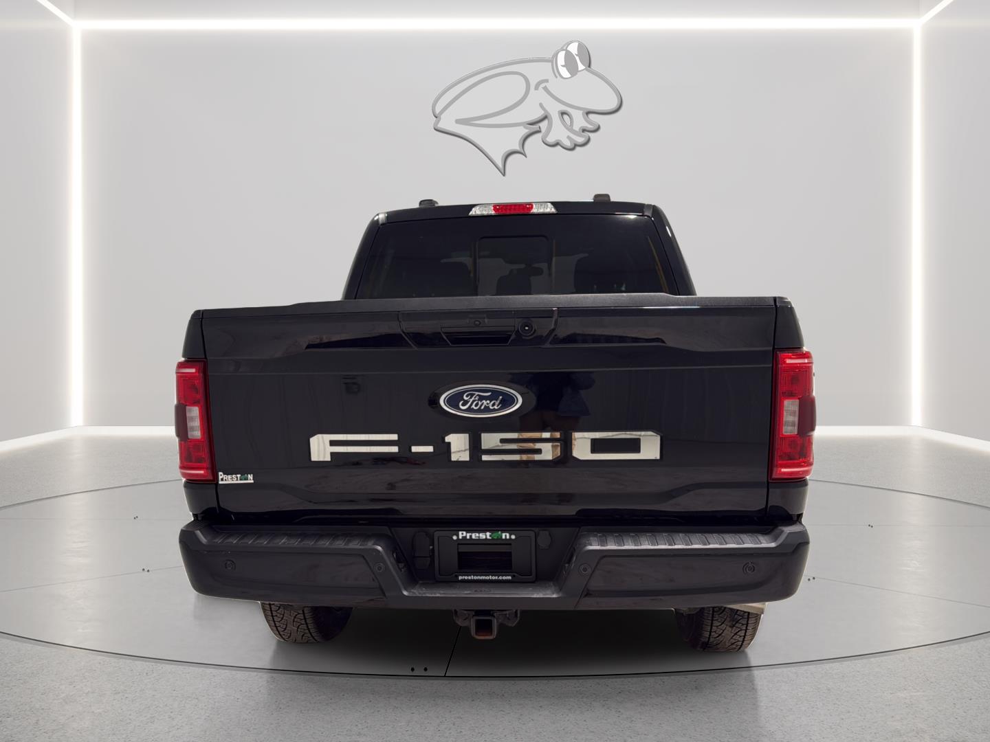 View vehicle photo 4