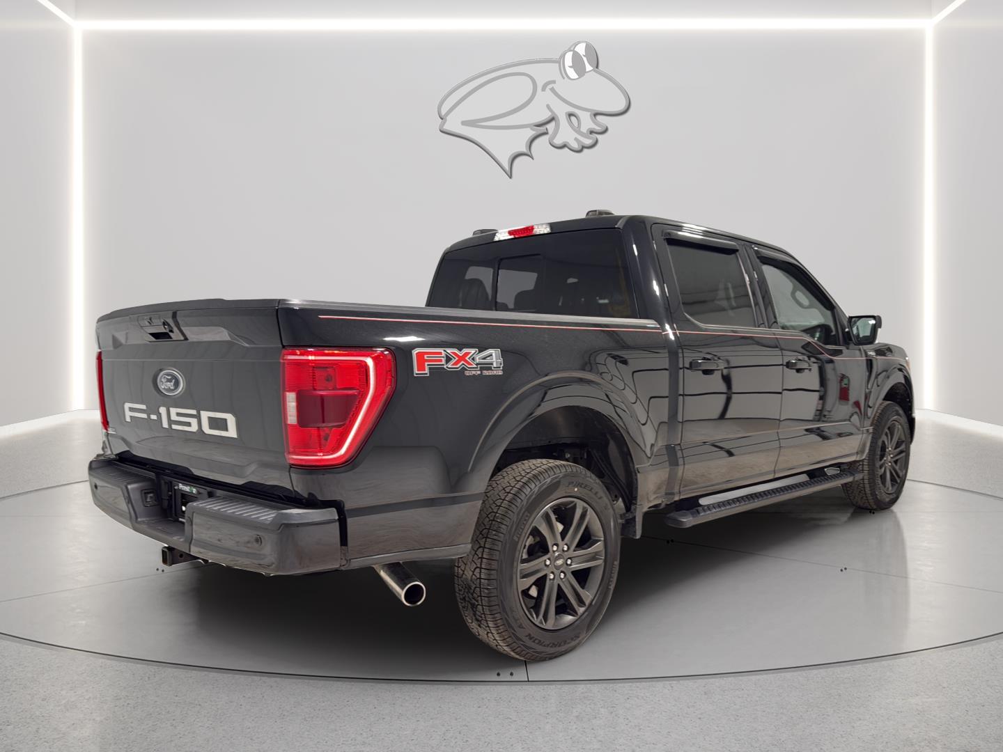 View vehicle photo 5