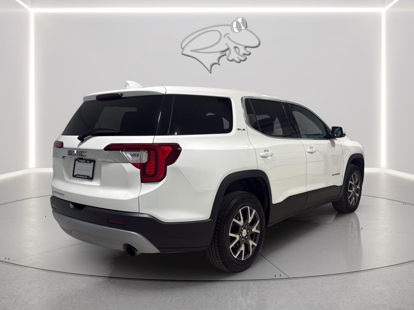 View vehicle photo 5