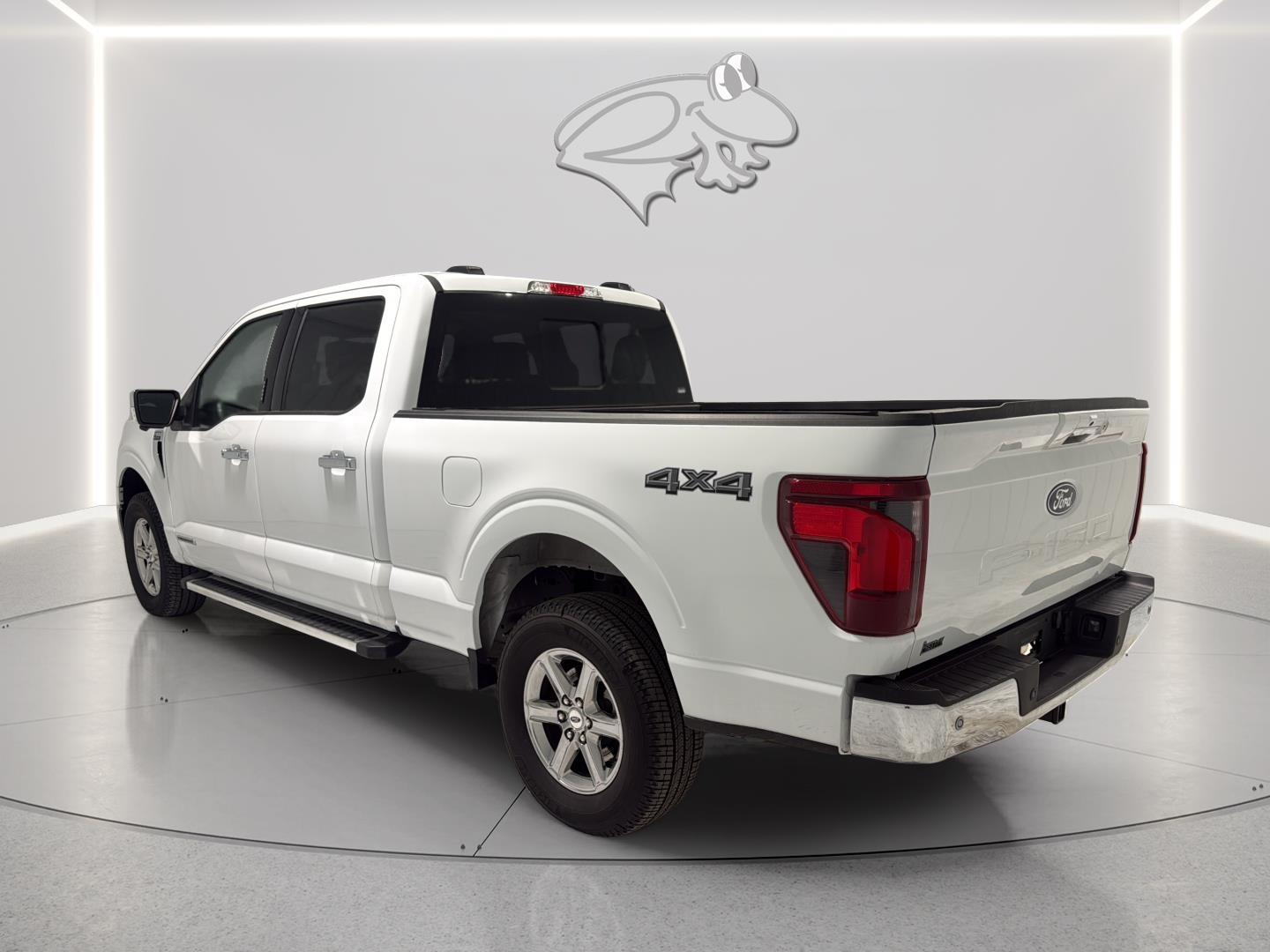 View vehicle photo 4