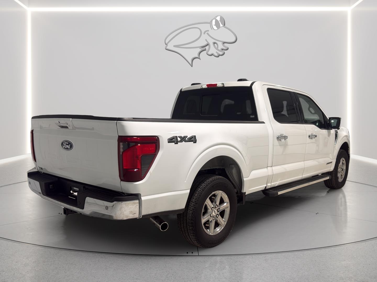 View vehicle photo 6