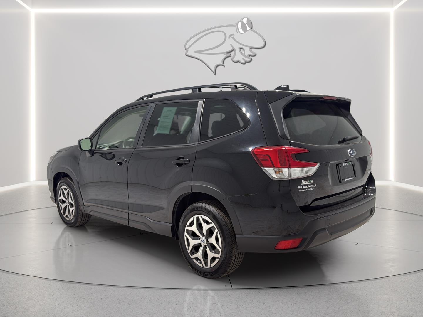 View vehicle photo 5