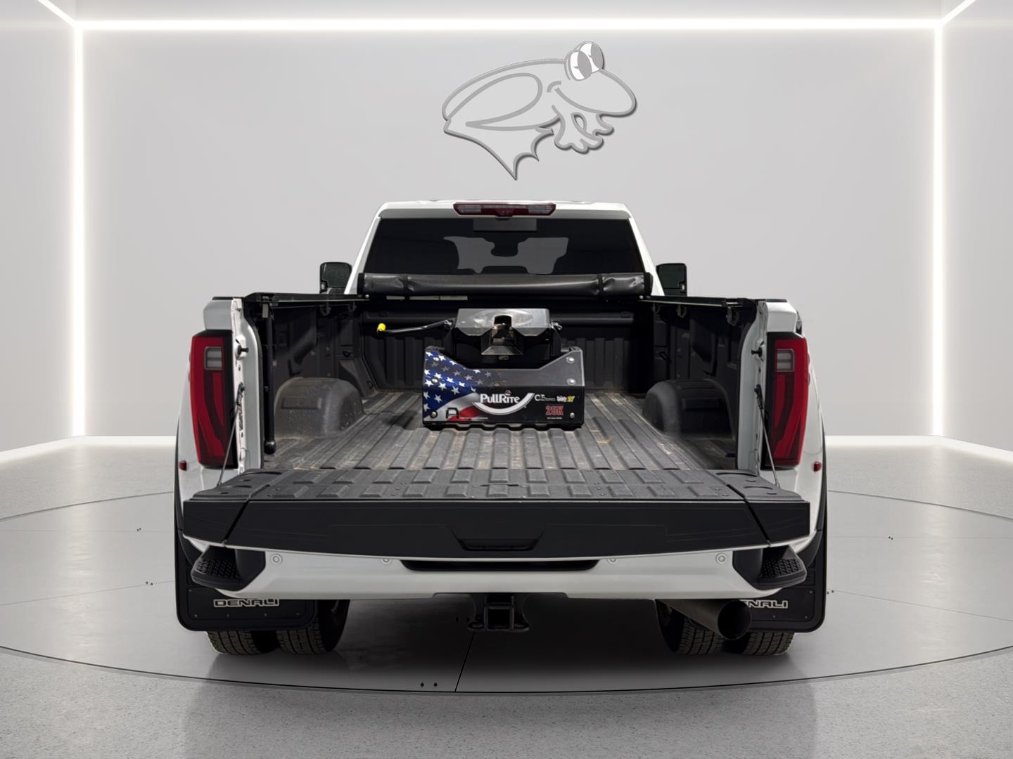 White Frost Tricoat 2024 GMC Sierra 3500HD Denali Ultimate Crew Cab 4WD Pickup Truck Four-Wheel Drive Automatic