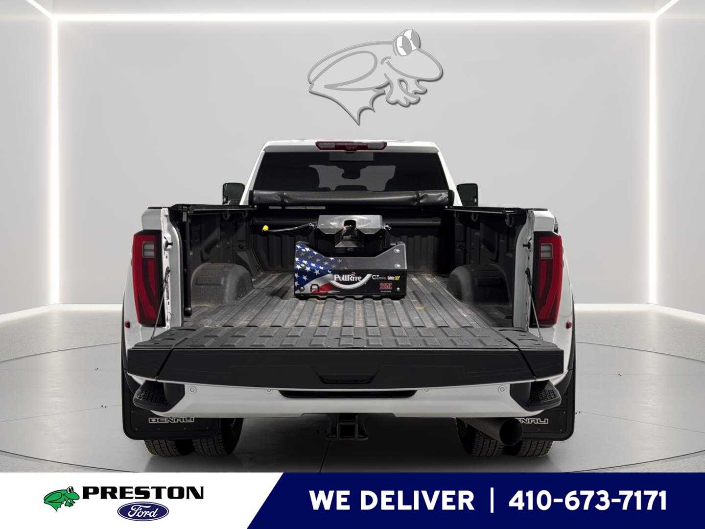 White Frost Tricoat 2024 GMC Sierra 3500HD Denali Ultimate Crew Cab 4WD Pickup Truck Four-Wheel Drive Automatic